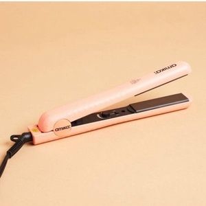 COPY - Amika 1.25' Strand Ceramic Flat Iron Straightener